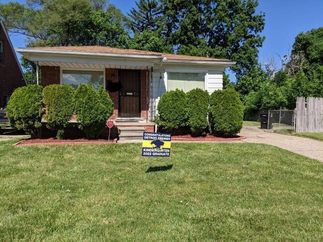 Building Photo - One M-1