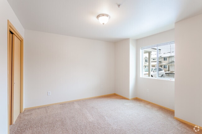 2BR, 2BA - 968 SF