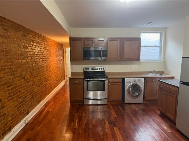 Building Photo - 2503 N Calvert St Unit 2