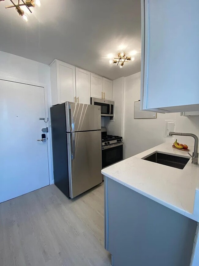 Photo - 922 24th St NW Unit 811