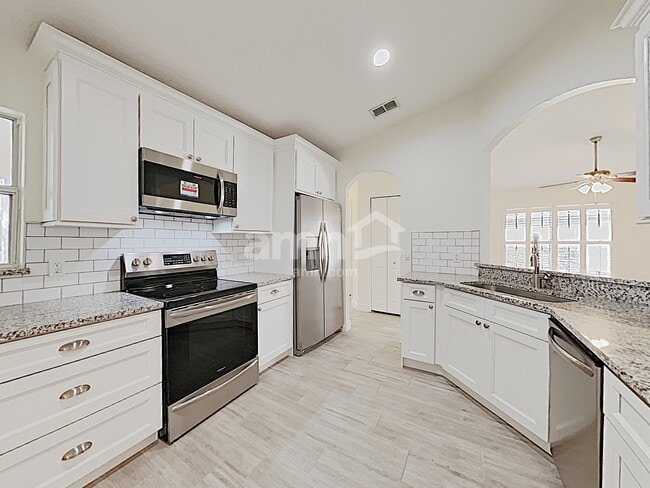 Photo - 922 Lake Lindley Dr N