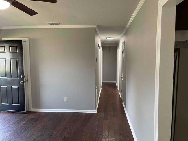 Photo - 1206 Stephen Ln