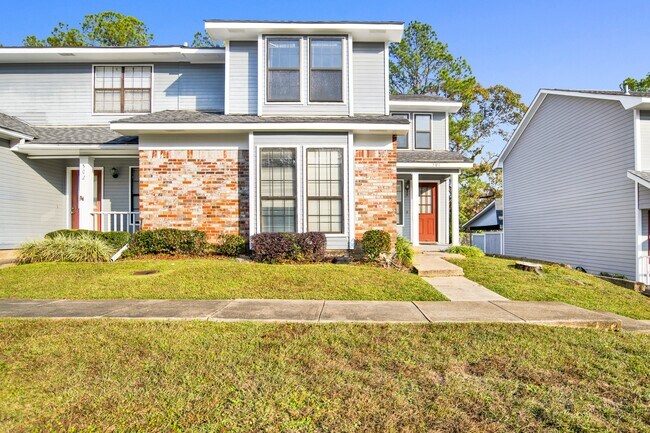 Photo - 5900 Grelot Rd