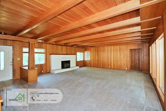 3180 Wilshire Dr