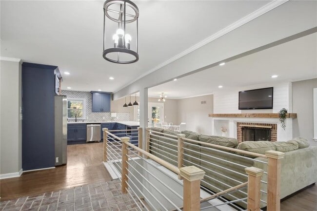 Photo - 892 N Superior Ave