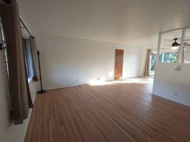 3325 Martin Dr