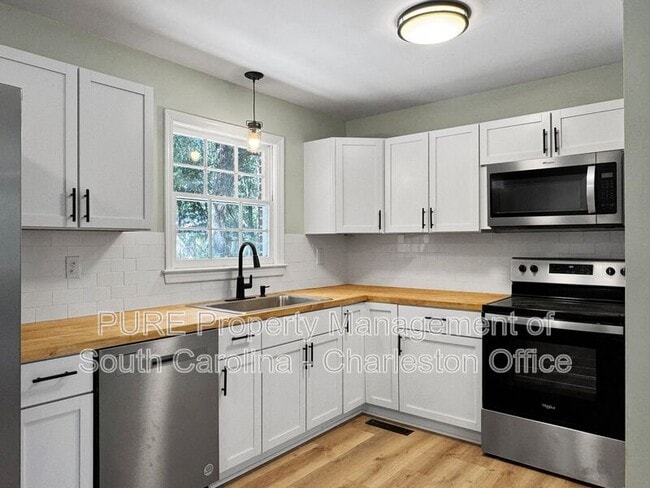 Photo - 2640 Orchid Ave