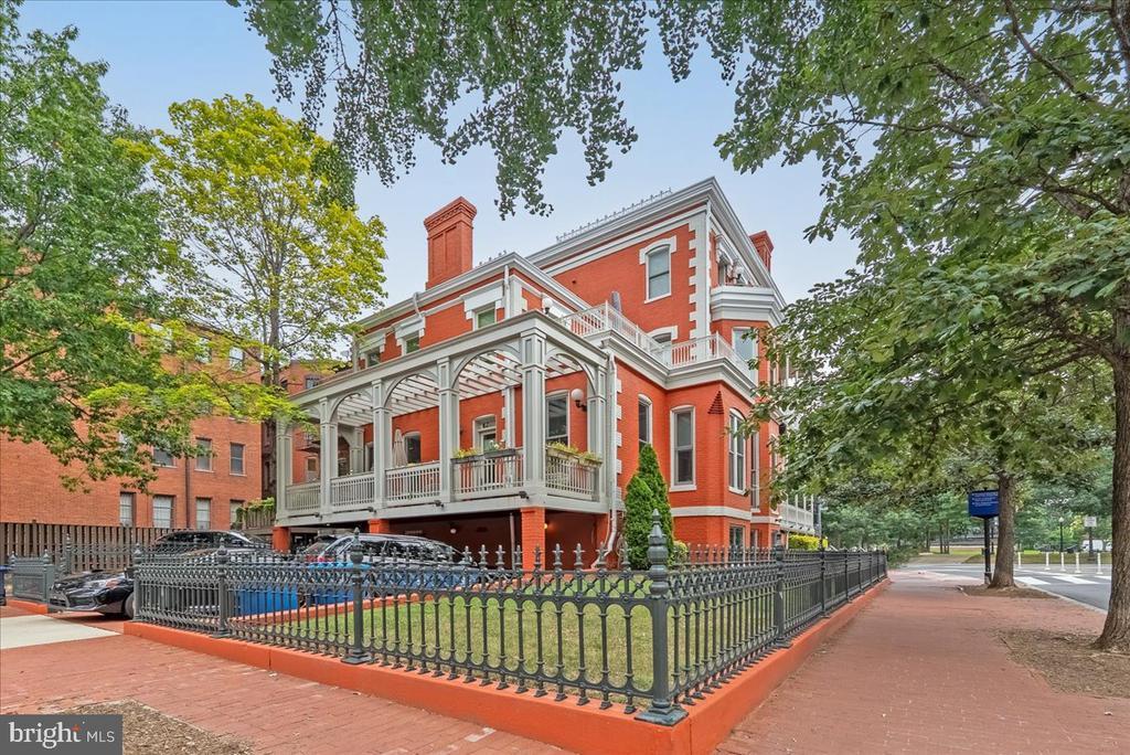 Photo - 4 Logan Cir NW Unit 1