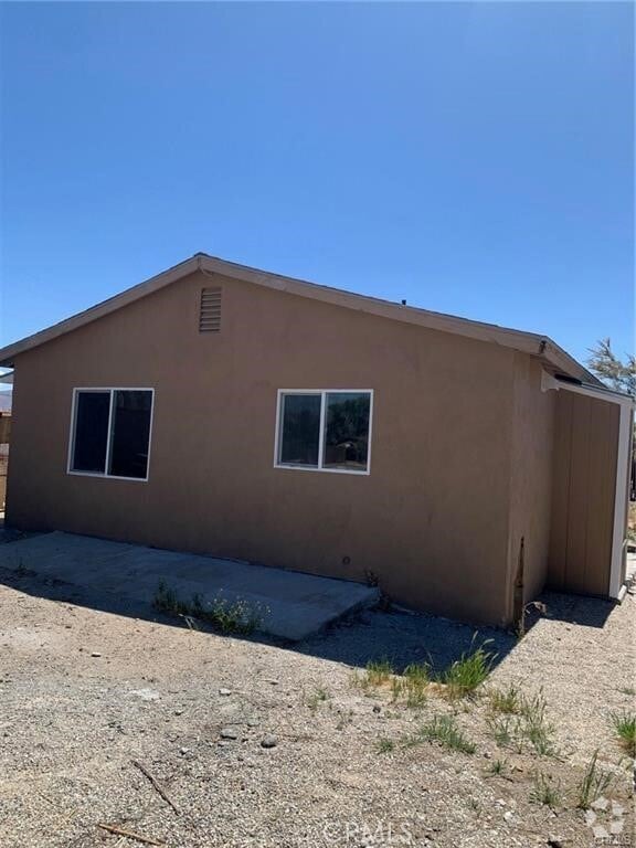 Building Photo - 21533 Pine Ridge Ave Rental