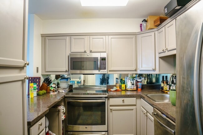 Photo - 1560 N Sandburg Terrace Unit 503J