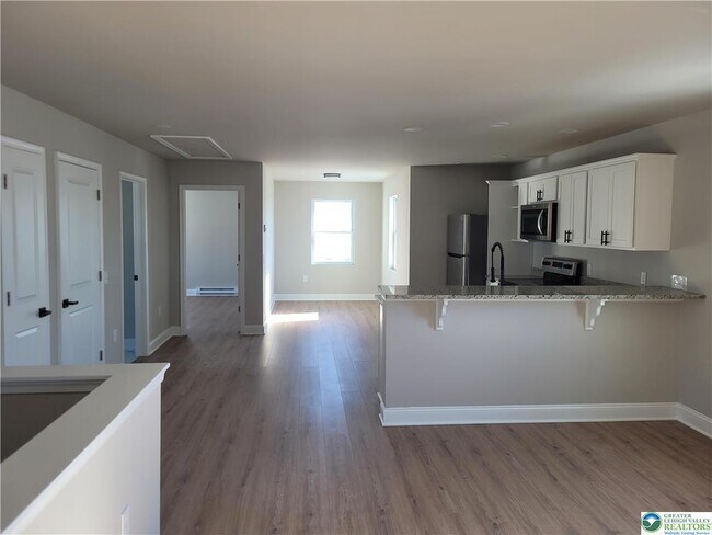 Photo - 2006 Washington Ave Unit 6