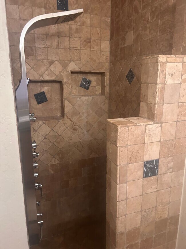 Photo - 4 BEDROOMS  2 brand new bathrooms with SPARKLING Pool \ $2795.00/MO
