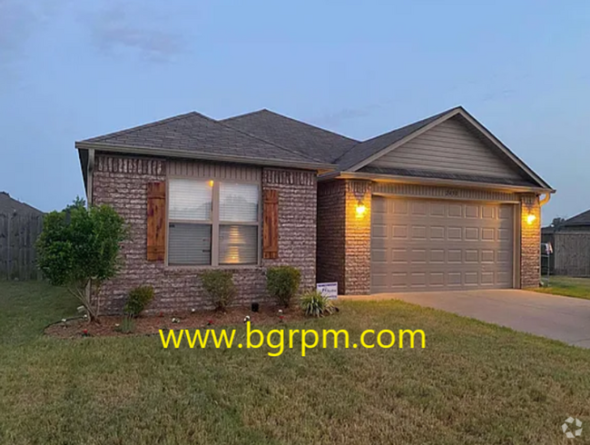 Building Photo - 3 BD, 2 BA, Home in Cabot