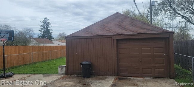 Photo - 25364 Blair St