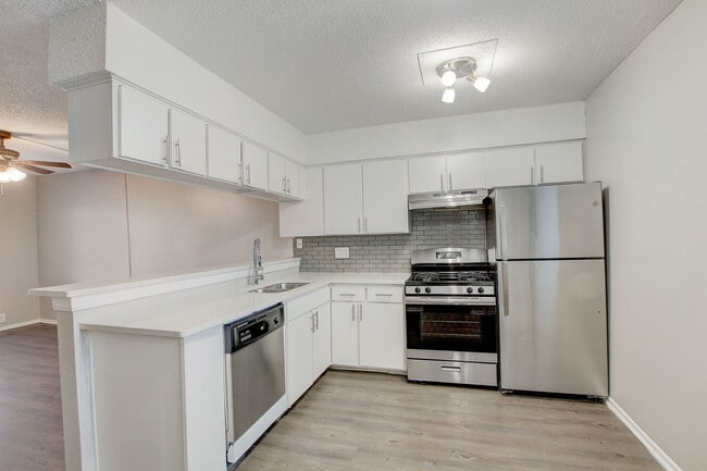 Photo - Miller Square & Spanish Trails