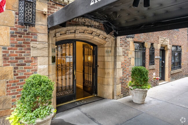 Entrance - Eastgate II