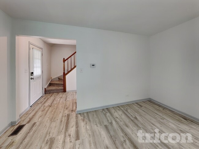Photo - 1419 Farrington Ln