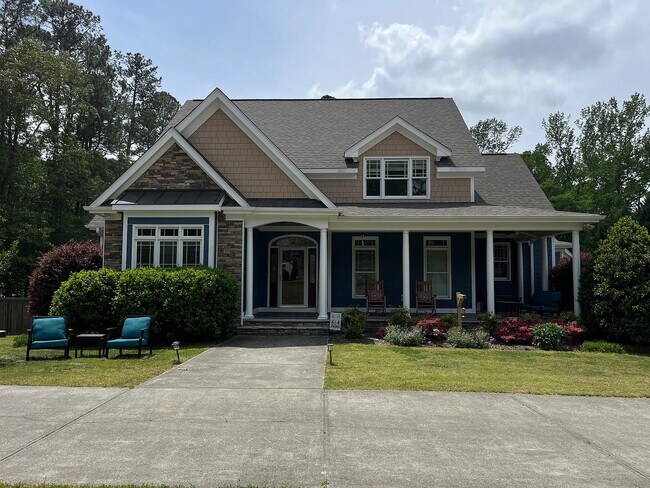 Photo - Room in House on Raven Wood Dr