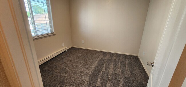 Photo - 4 bed 2 1/2 bath home off 30 Rd and Orchard