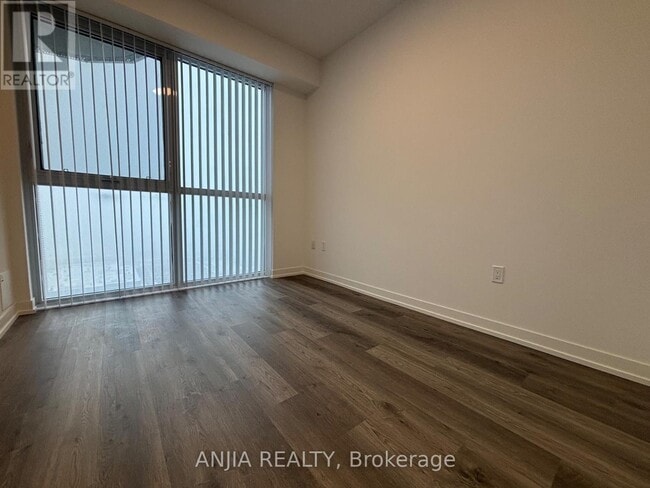 Photo - 8 Interchange Wy Unit 3911