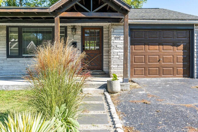 Photo - 491 Stratford Dr