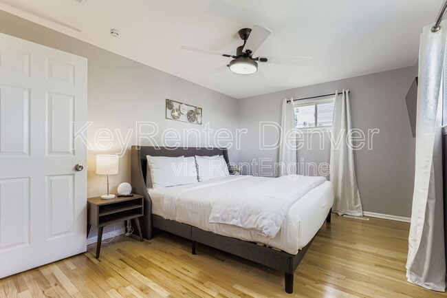 Photo - 683 Dawson St