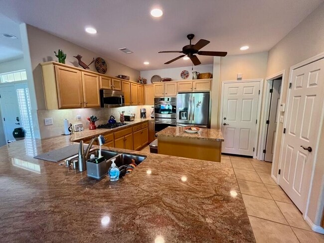 Photo - 81407 Golden Poppy Way