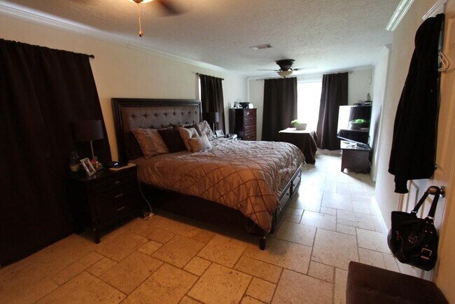 Photo - 6517 Sivley St