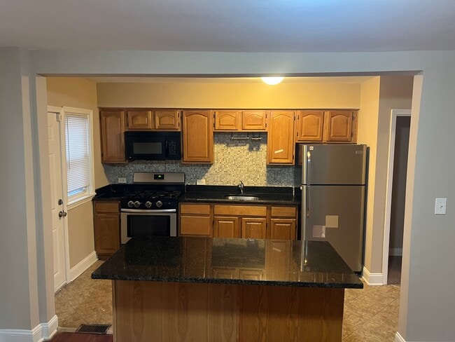 Building Photo - 44X Random Rd