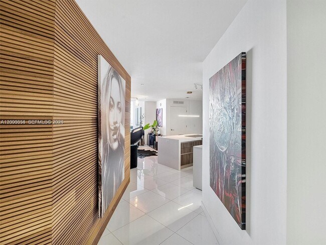 Photo - 851 NE 1st Ave Unidad 4109