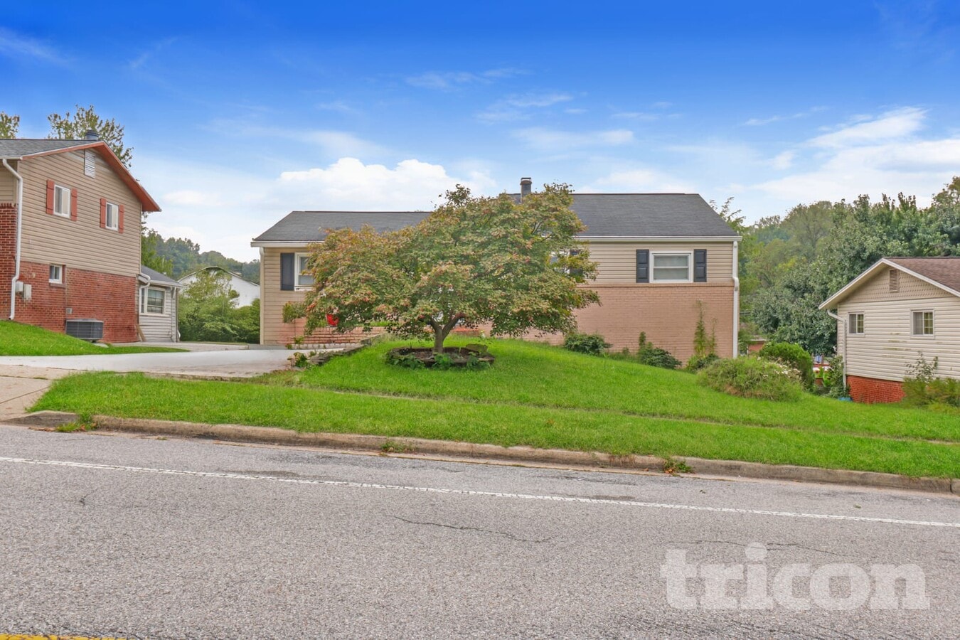 Photo - 2305 Berkley St