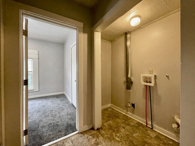 Photo - 2337 Peck St Unit #2