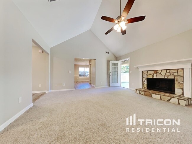 Photo - 523 Ashton Manor Dr