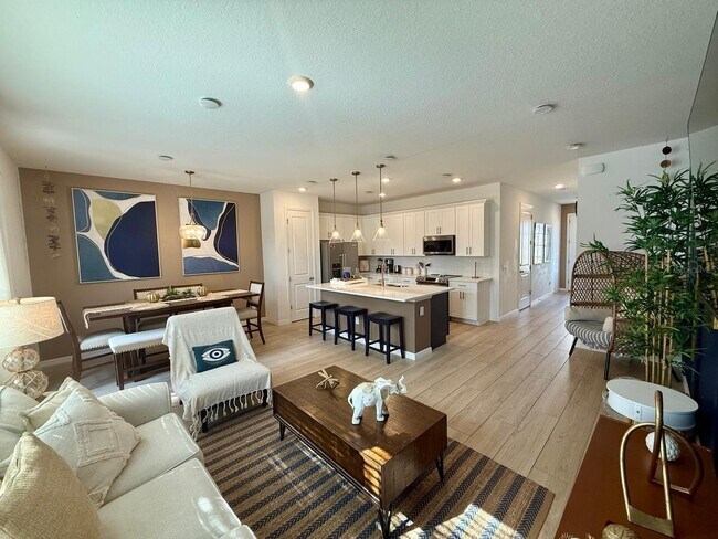 803 Longboat Dr