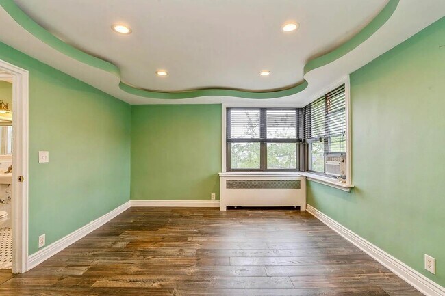 Building Photo - 1011 Avenue C