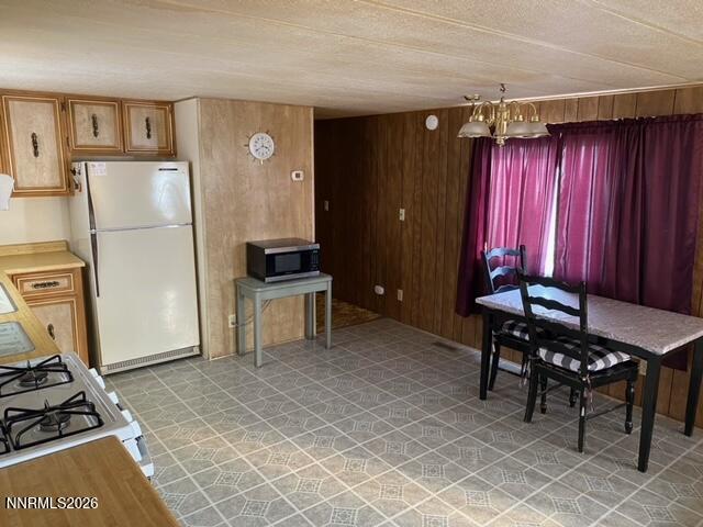 Photo - 240 Circle Dr