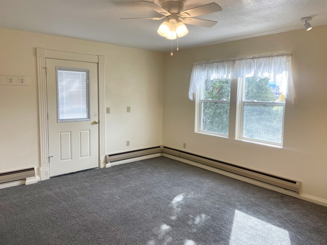 Photo - 3830 Green Meadow Dr Unidad 2