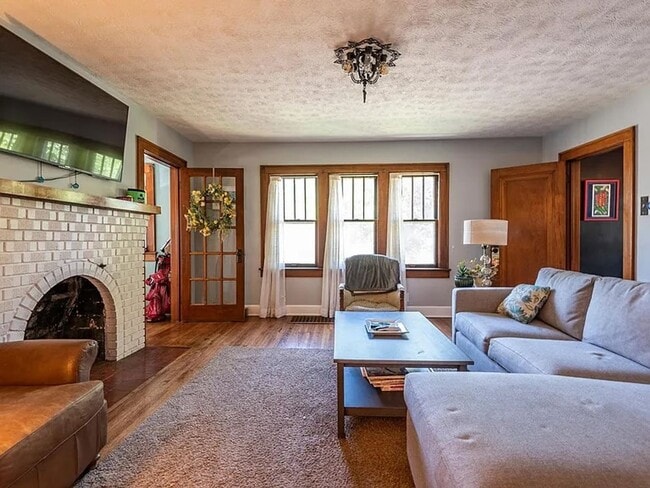 Photo - Fully Furnished 4/5Br 2.5Bath South Campus...