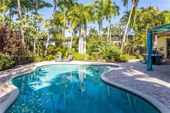 Photo - 1115 Van Buren St