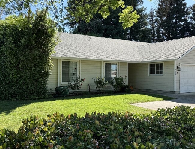 Building Photo - GO929-Lotti, Carole Kelly Unit C