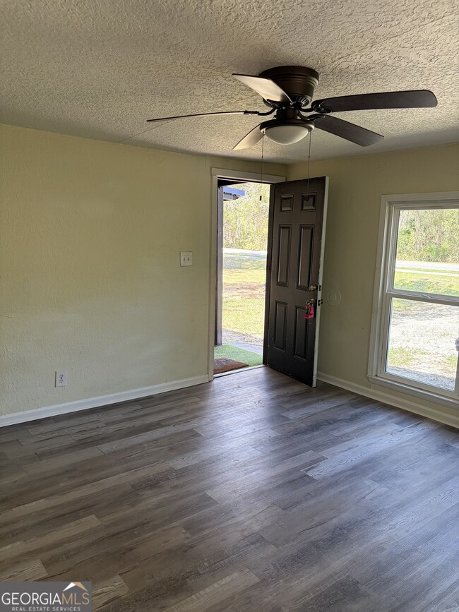 Photo - 307 Finley St