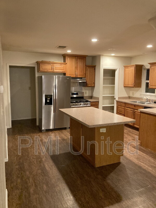 Photo - 417 N Bradshaw St