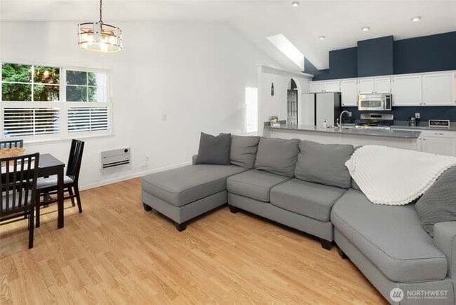 Photo - 8215 1st St SE