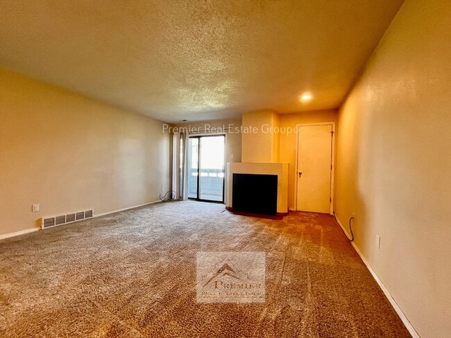 Photo - 1236 Firefly Cir