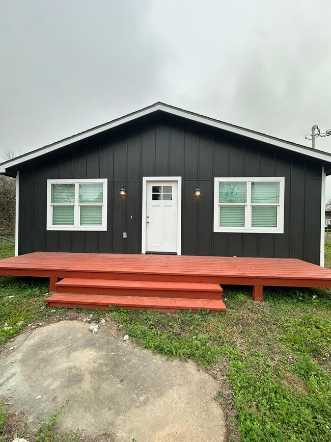 Building Photo - 8223 Wallis St