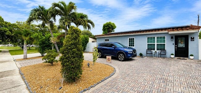 Photo - 1310 N 70th Way Unit 1