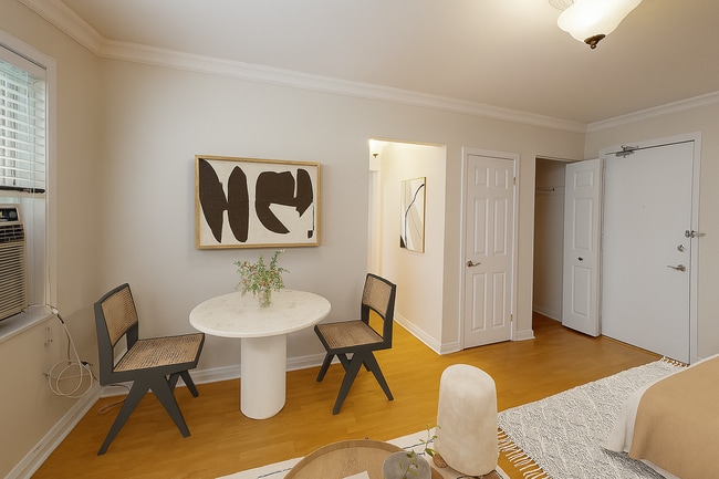 Photo - 135 MacLaren