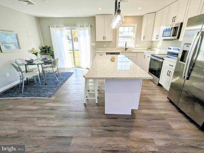 Photo - 1340 Queen Anne Dr