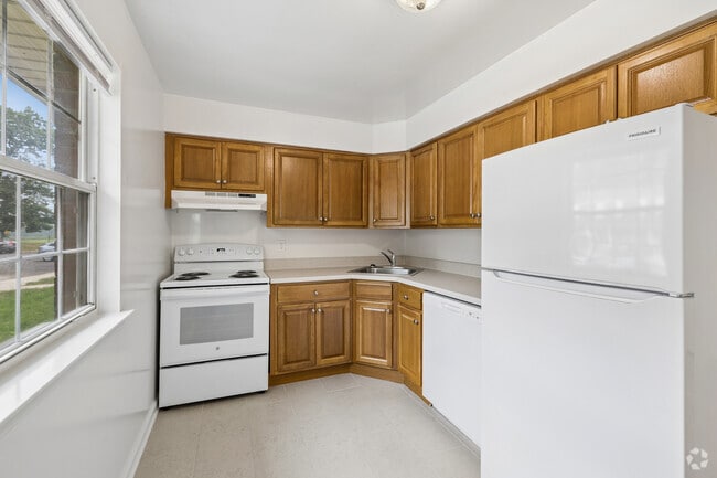 1BR, 1BA - 825SF - Kitchen