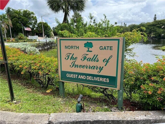 Photo - 6101 N Falls Cir Dr